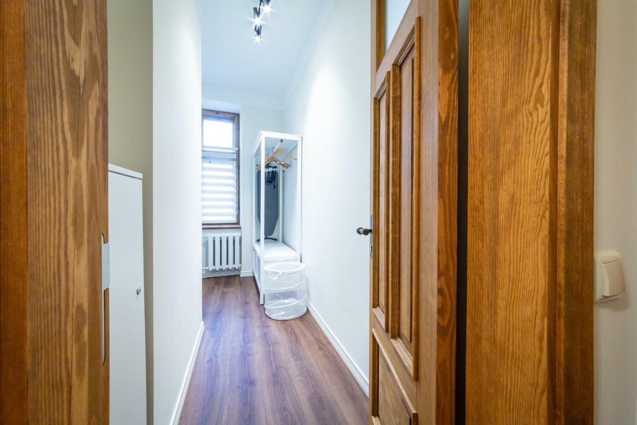 Stories Writer'S Ap 40Sqm Renovated Free Parking Apartman Riga Kültér fotó