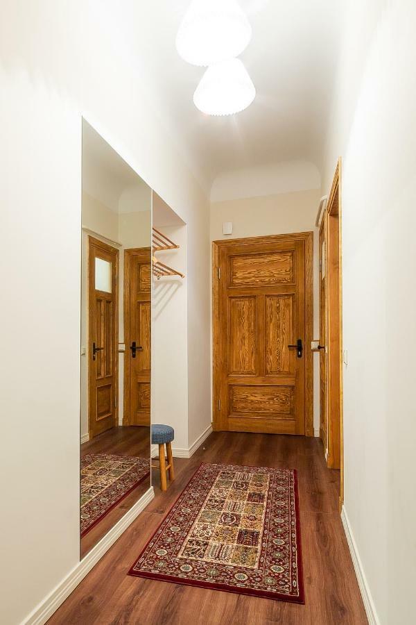 Stories Writer'S Ap 40Sqm Renovated Free Parking Apartman Riga Kültér fotó