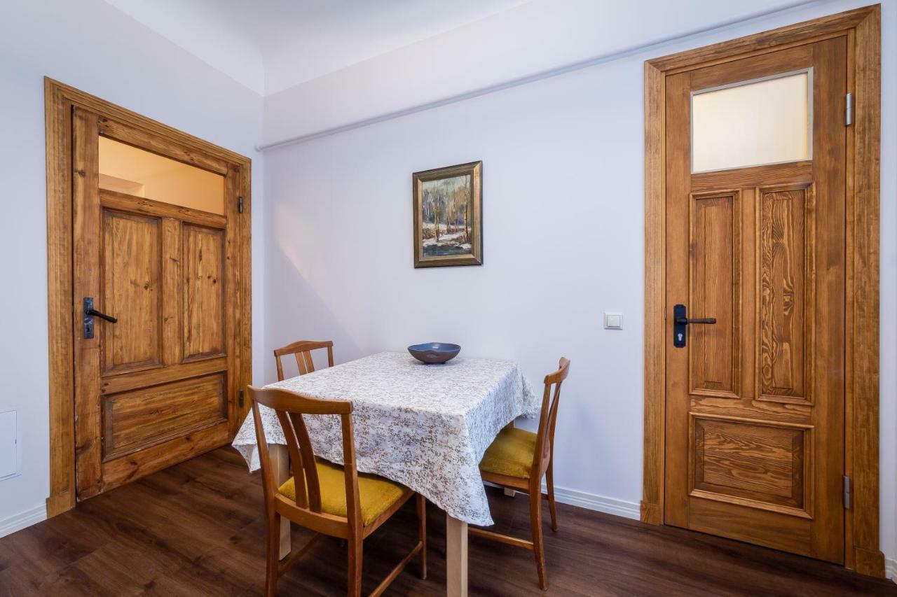 Stories Writer'S Ap 40Sqm Renovated Free Parking Apartman Riga Kültér fotó